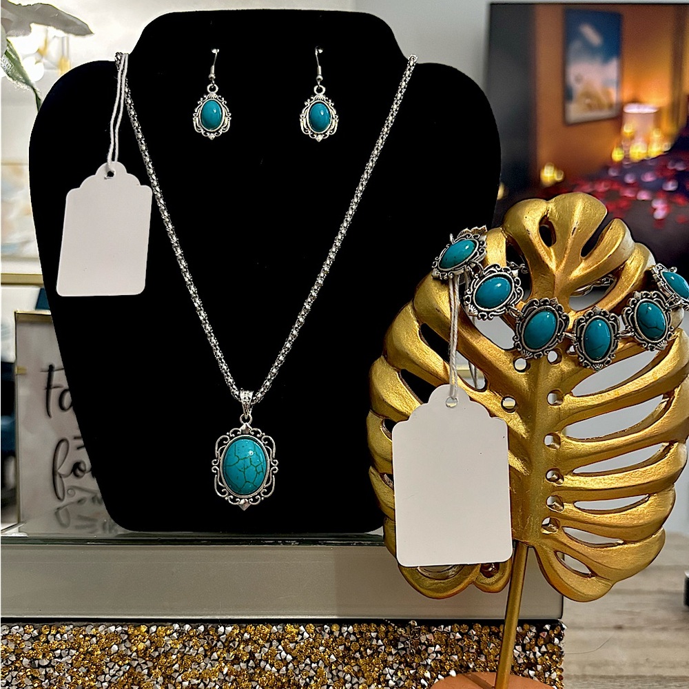 Elegant silver and turquoise jewelry set, bohemian style
